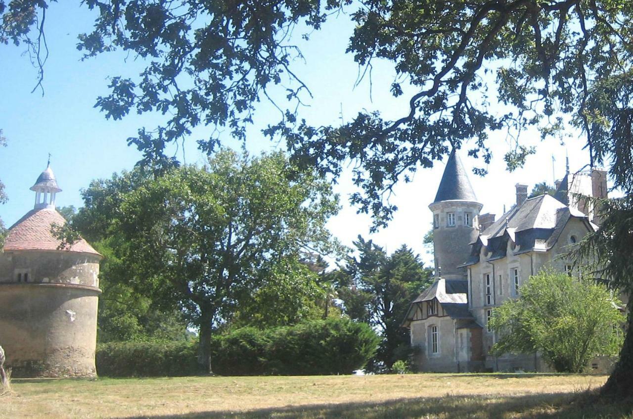 Chateau Breduriere Moutiers-sur-le-Lay Extérieur photo